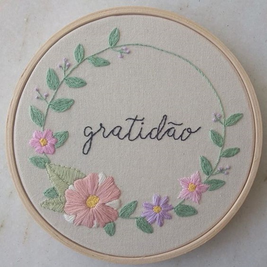 Decoração - Quadro bordado em bastidor
