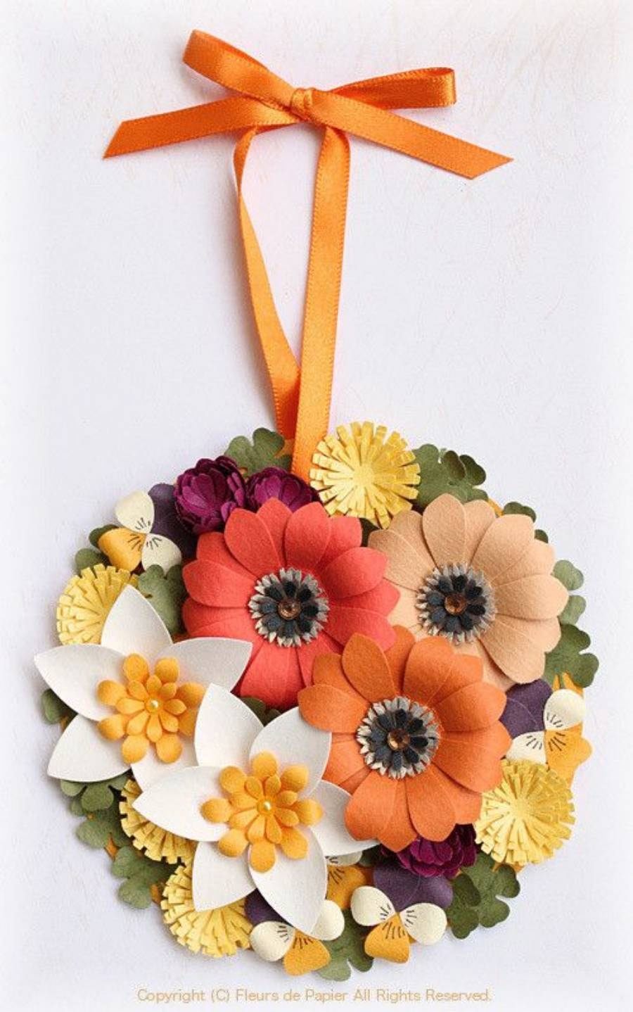 Faça você mesma enfeites com flores de papel