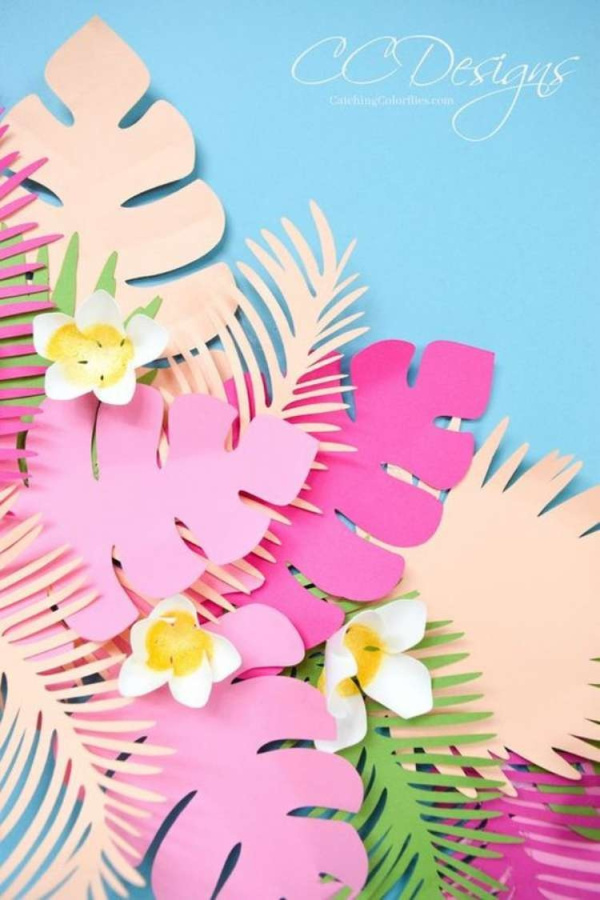 Festa havaiana com flores gigantes de papel