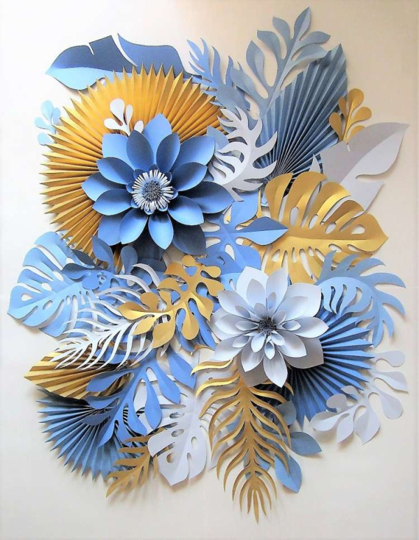 Festa havaiana com flores gigantes de papel