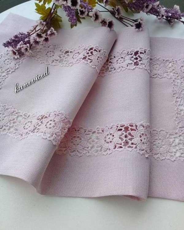 Encante-se: Os belos detalhes em crochê nas toalhas de mesa