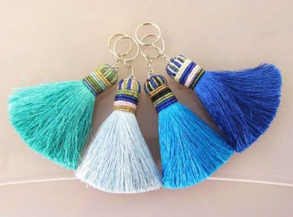 05b-tassel