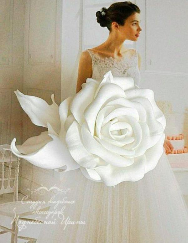 Ideias e modelos de flores de papel gigante - a rosa
