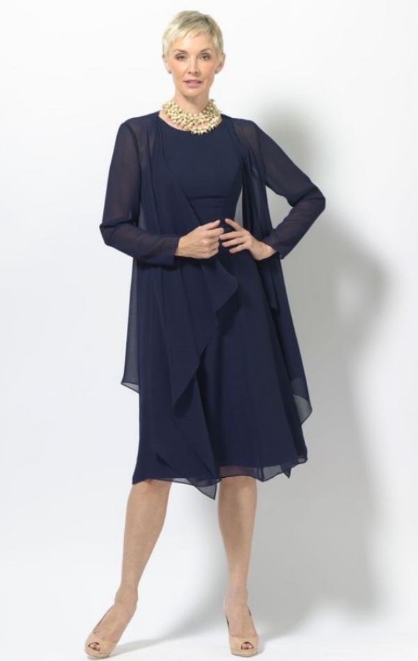 Moda anti-idade: Azul Clássico ou Classic Blue a cor da moda 2020
