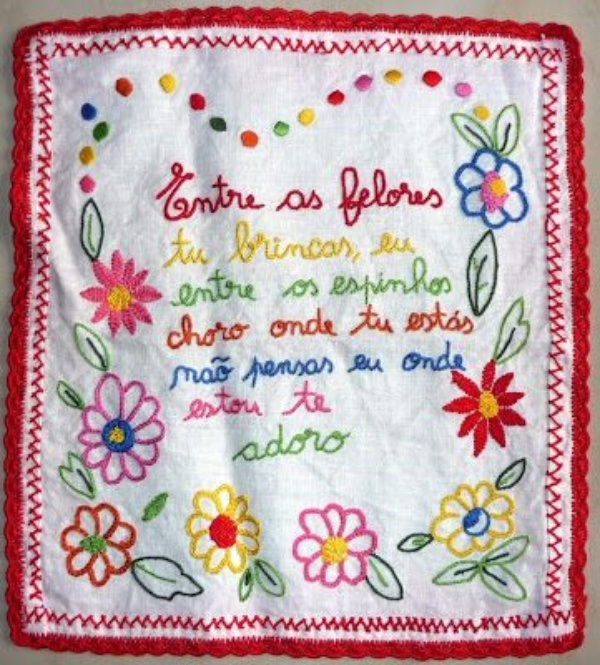 O Lenço dos Namorados - Bordados de Portugal