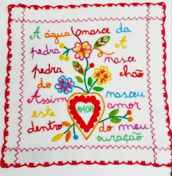 O Lenço dos Namorados - Bordados de Portugal