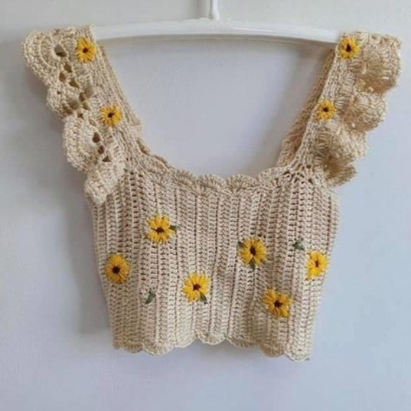 As blusinhas de crochê cropped top estão na moda!