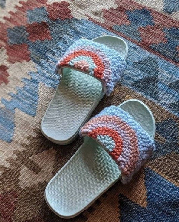 Para ficar em casa: Ponto russo nos chinelos
