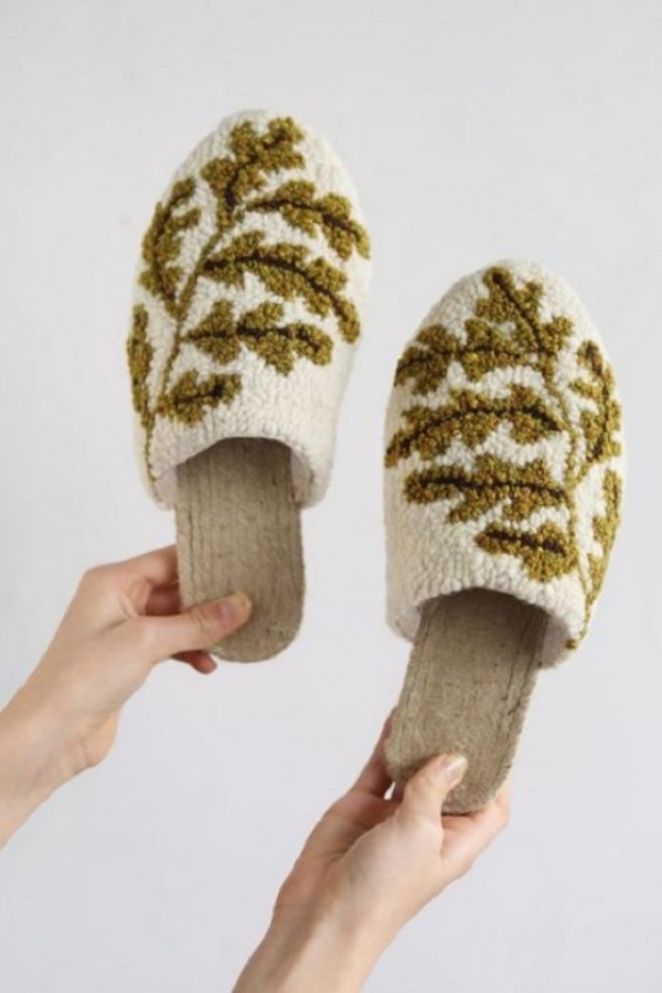 Para ficar em casa: Ponto russo nos chinelos
