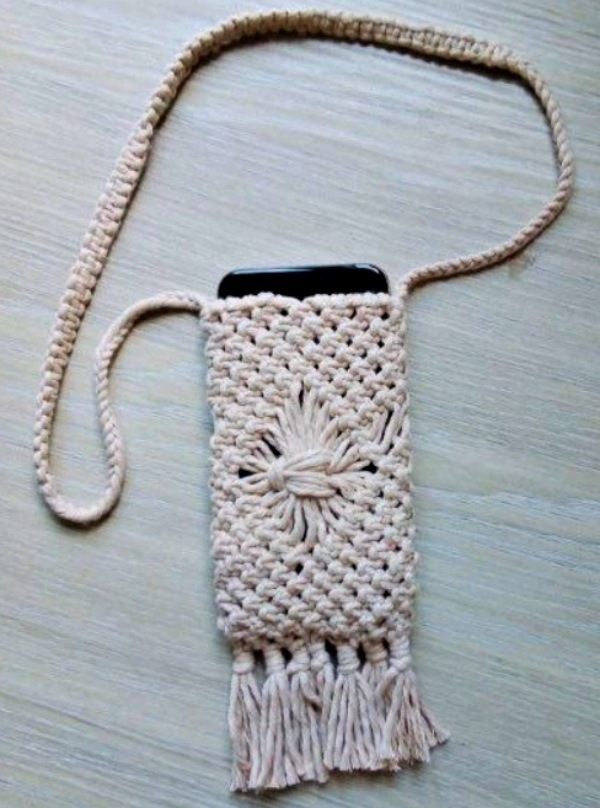 16 lindos modelos de porta celular de macramê para se inspirar