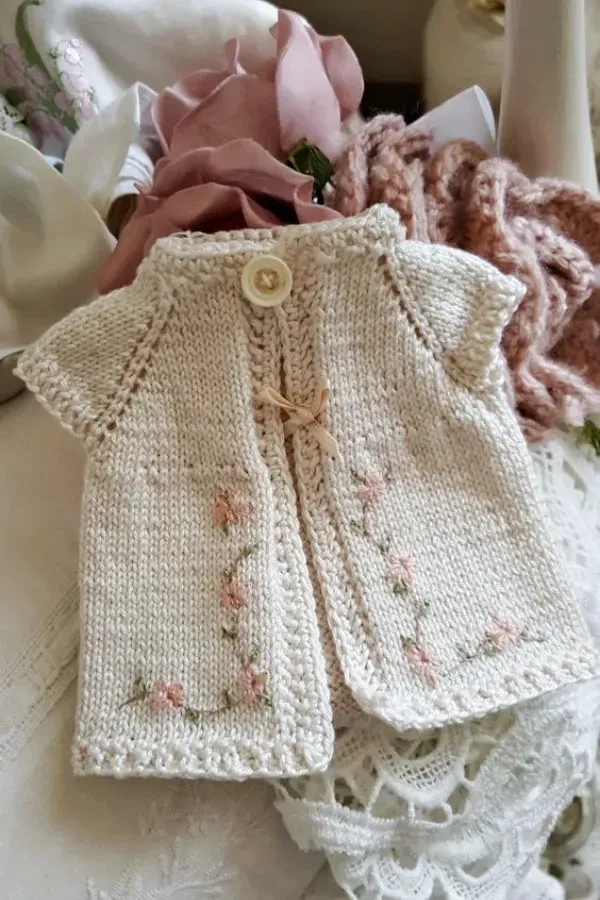 Vovó coruja: Roupas de bebê com bordado