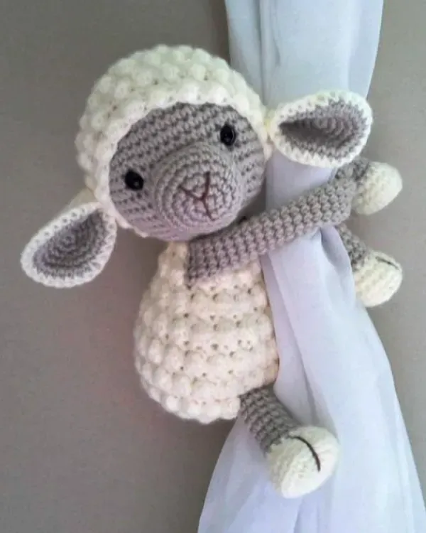 Vovó Coruja: Amigurumi para decorar o quarto do bebê