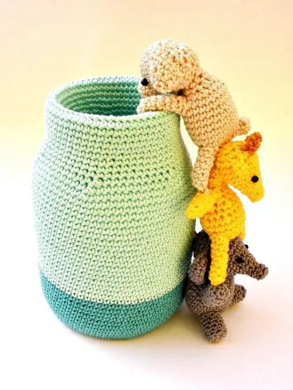 Vovó Coruja: Amigurumi para decorar o quarto do bebê