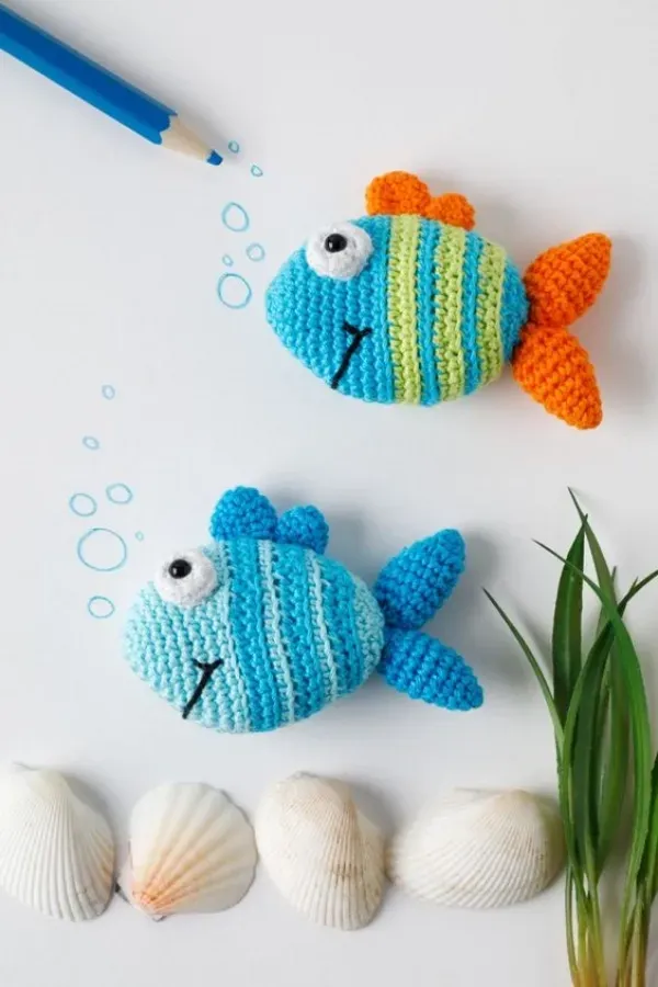 Inspire-se para fazer os criativos peixes em amigurumi
