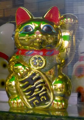 04 maneki neko dourado da sorte