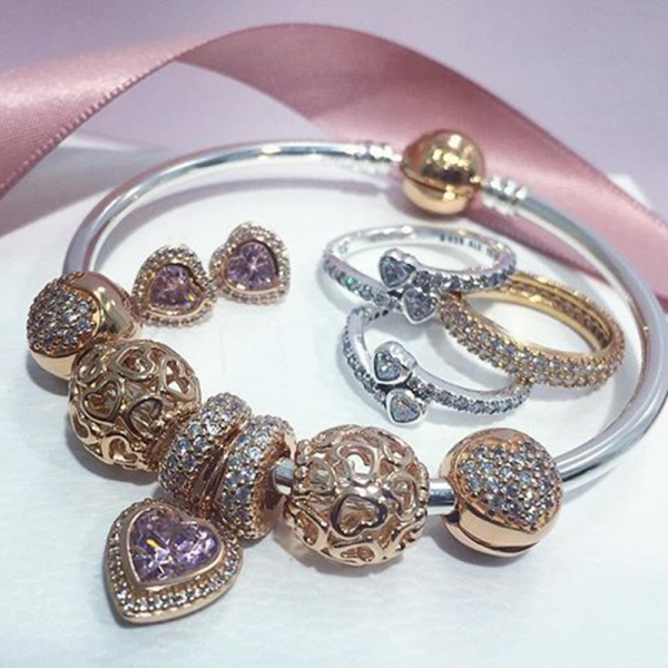 Sonho de consumo - Pulseiras e charms Pandora