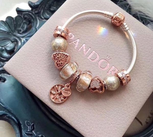 Sonho de consumo - Pulseiras e charms Pandora