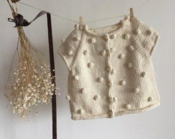 26 modelos de roupinhas de bebê em tricô e crochê