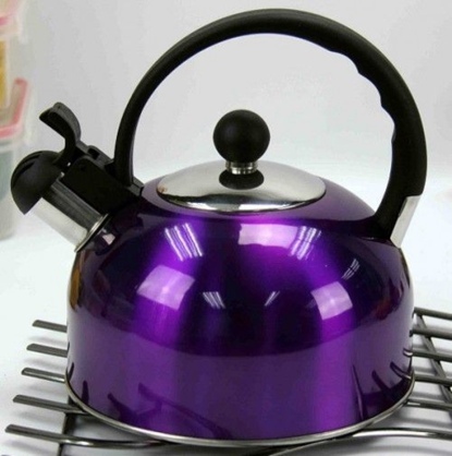 decorar com a cor ultravioleta - acessórios de cozinha
