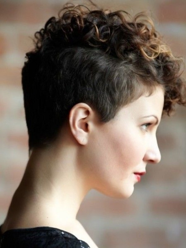 18 Cortes de Cabelo Curto Encaracolado ou Ondulado
