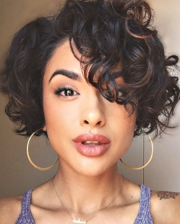 18 Cortes de Cabelo Curto Encaracolado ou Ondulado