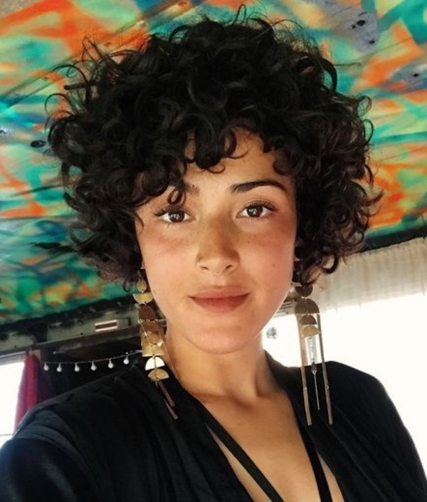 18 Cortes de Cabelo Curto Encaracolado ou Ondulado