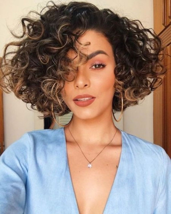 18 Cortes de Cabelo Curto Encaracolado ou Ondulado