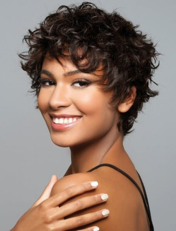 18 Cortes de Cabelo Curto Encaracolado ou Ondulado