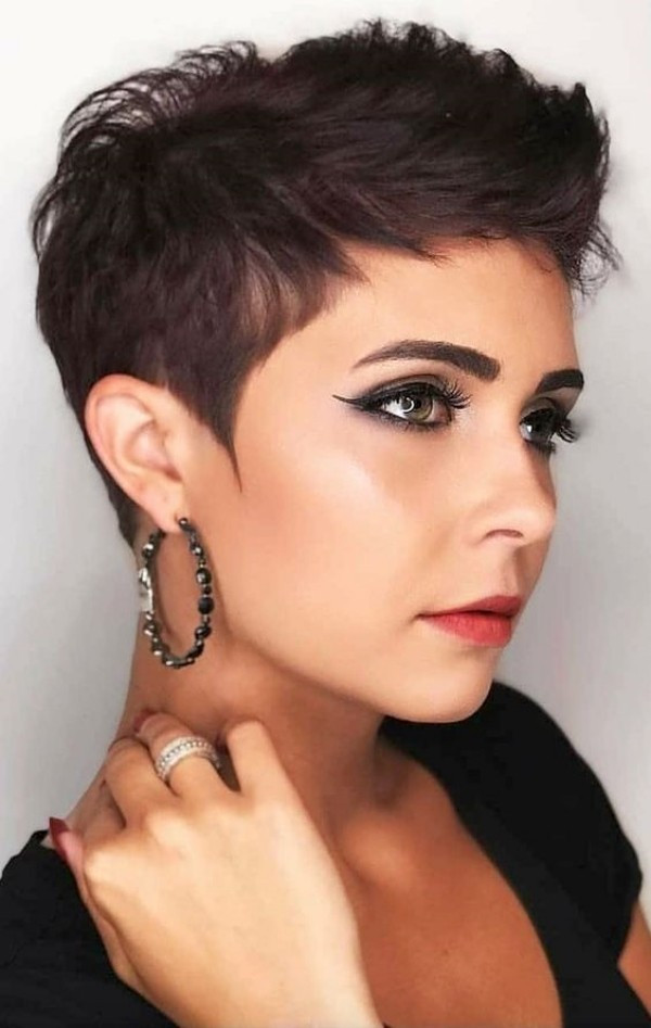 Bem na Foto: 20 Cortes de Cabelo Curto para fios Grossos ou Volumosos
