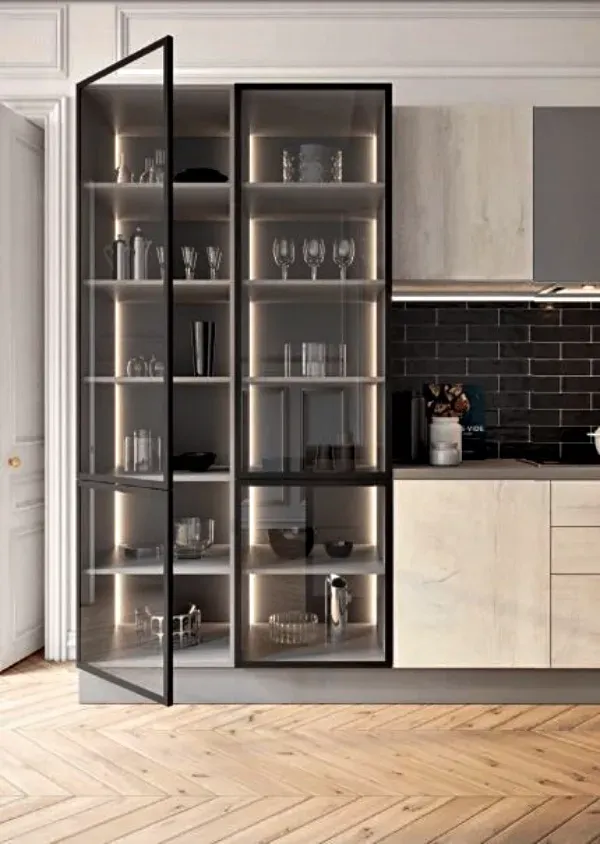 Casa Bonita: Armários de cozinha com porta de vidro