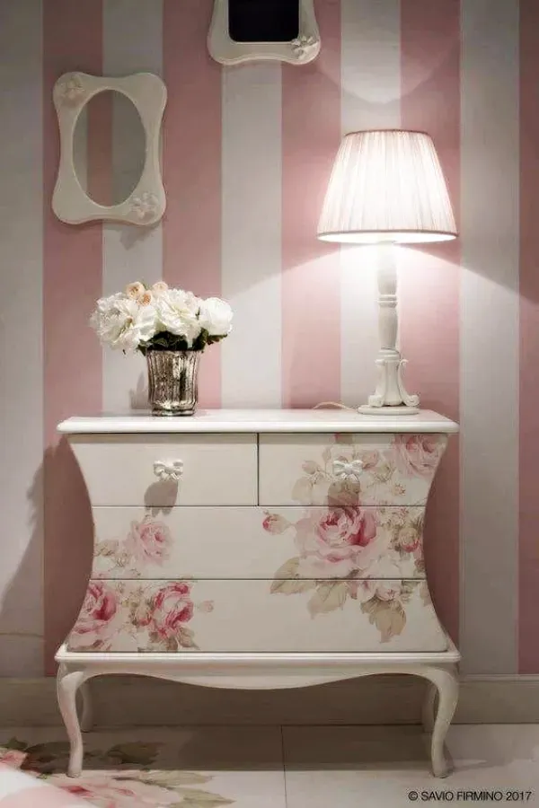 22 Ideias de móveis renovados usando decoupage