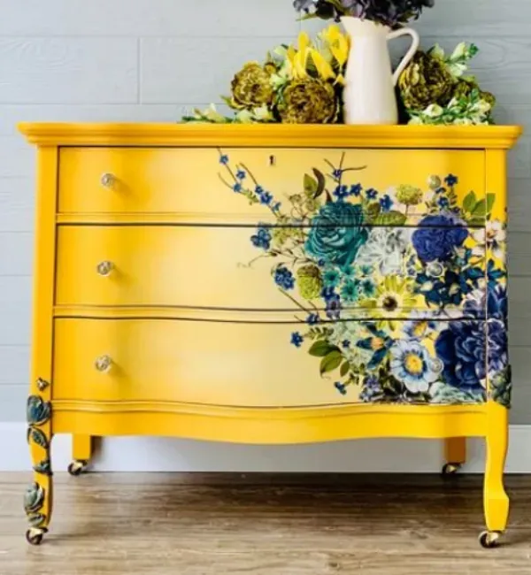 22 Ideias de móveis renovados usando decoupage
