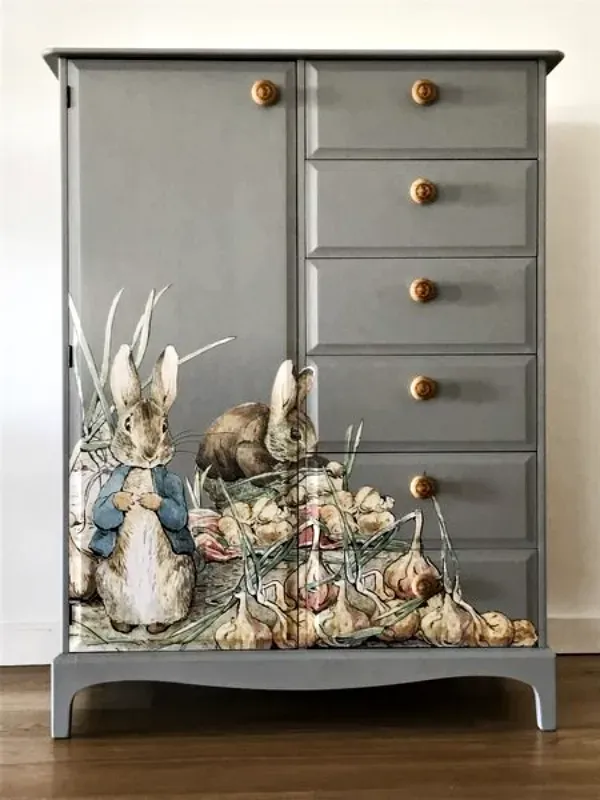 22 Ideias de móveis renovados usando decoupage