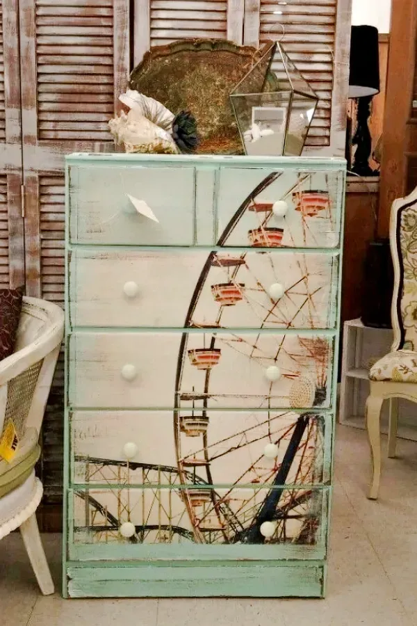 22 Ideias de móveis renovados usando decoupage