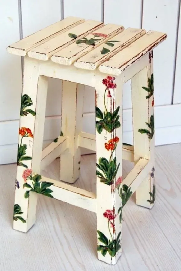 22 Ideias de móveis renovados usando decoupage