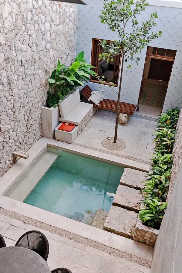 Transforme Seu Quintal: 18 Ideias de Mini Piscinas para Espaços Compactos