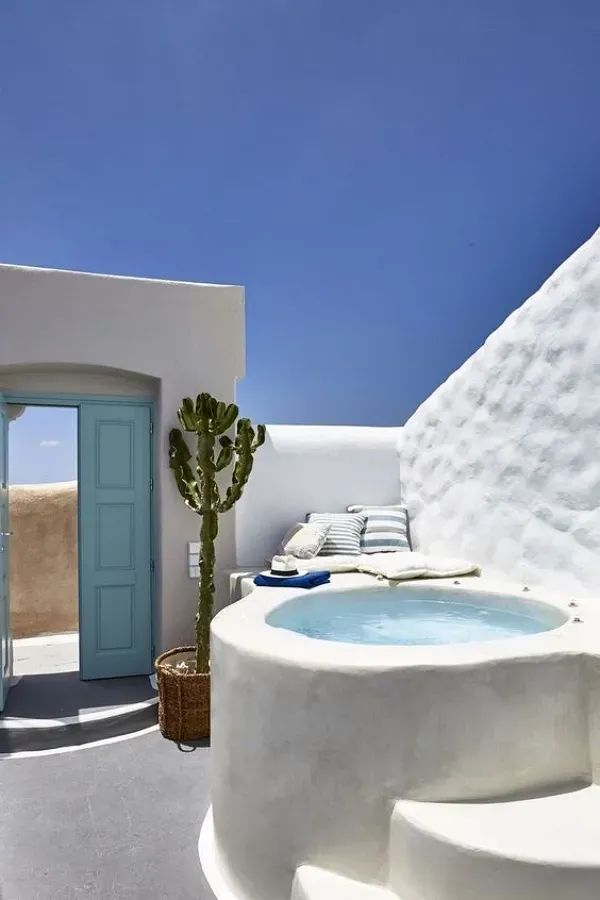 Transforme Seu Quintal: 18 Ideias de Mini Piscinas para Espaços Compactos