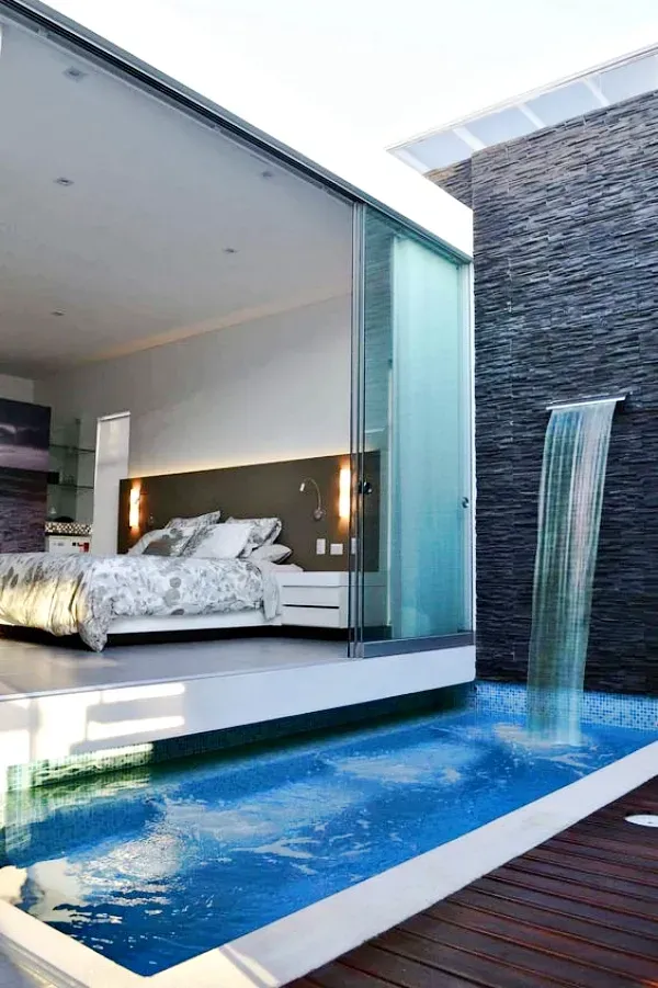 Transforme Seu Quintal: 18 Ideias de Mini Piscinas para Espaços Compactos