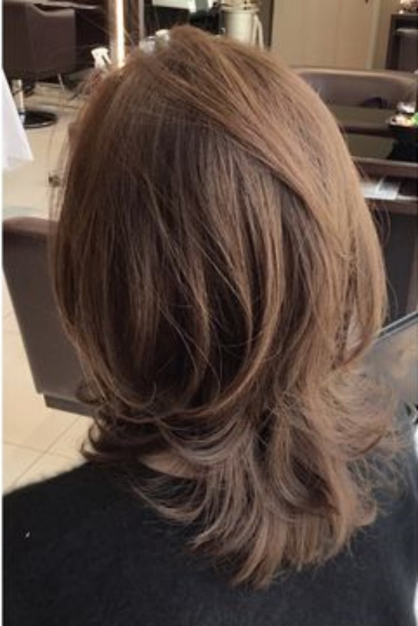 Bem na foto: 12 cortes de cabelo médio repicado