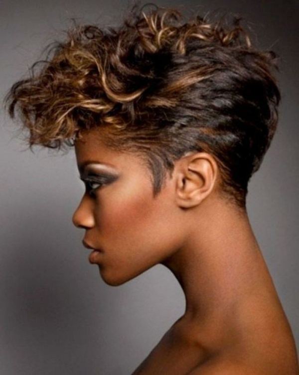 Bem na foto: 20 Cortes de cabelo crespo ou encaracolado