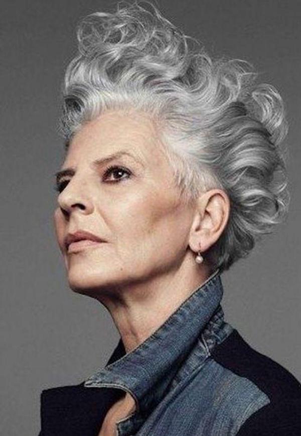 Bem na foto: 20 Cortes de cabelo crespo ou encaracolado