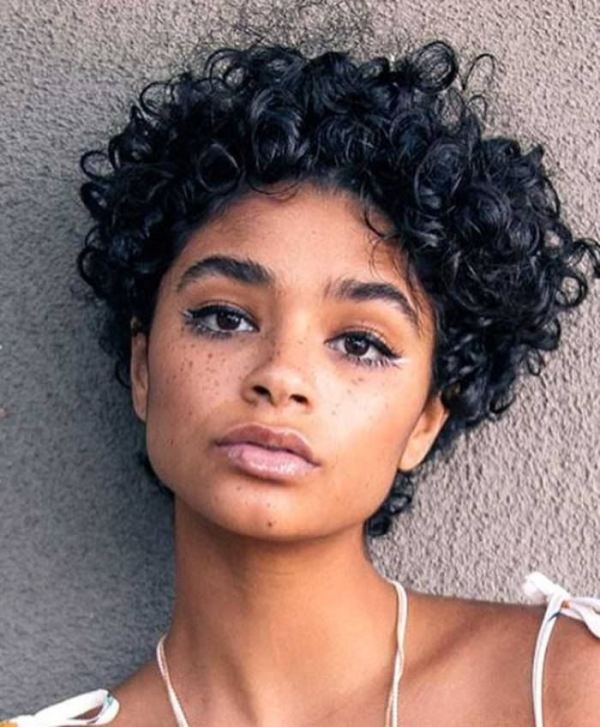 Bem na foto: 20 Cortes de cabelo crespo ou encaracolado