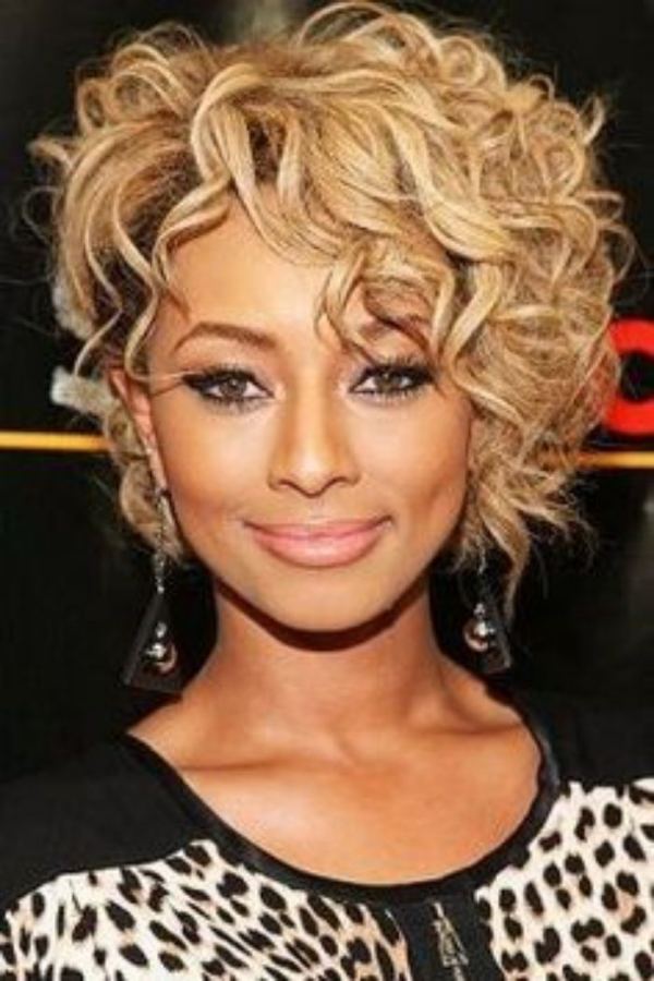 Bem na foto: 20 Cortes de cabelo crespo ou encaracolado