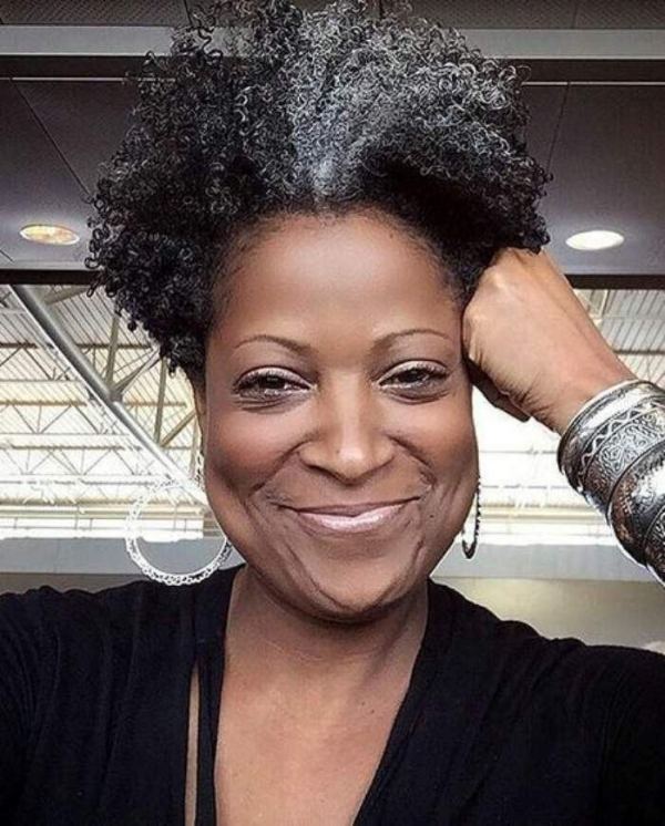 Bem na foto: 20 Cortes de cabelo crespo ou encaracolado