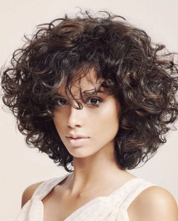 Bem na foto: 20 Cortes de cabelo crespo ou encaracolado