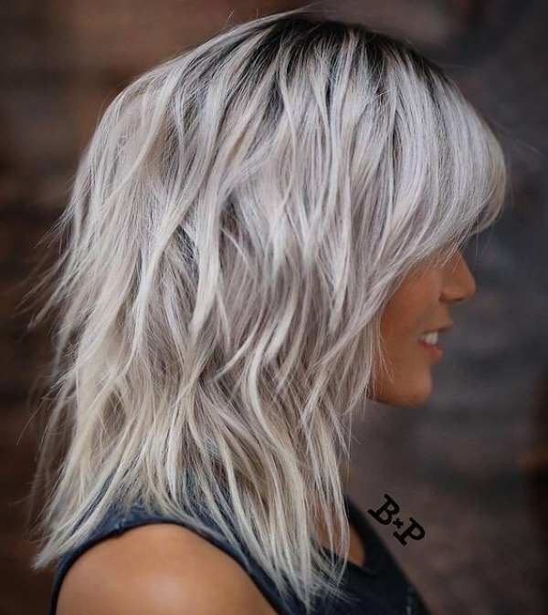 Bem na foto: Corte de cabelo médio em camadas