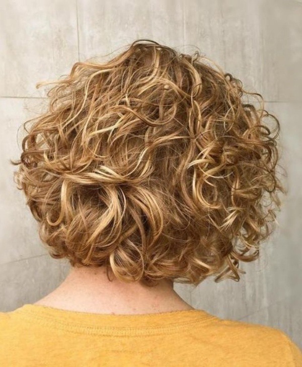 Bem na foto: +18 Cortes para cabelos curtos encaracolados ou crespos