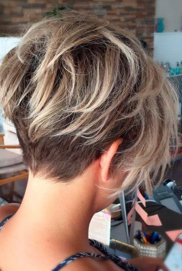 Bem na foto: Corte para cabelo liso e curto