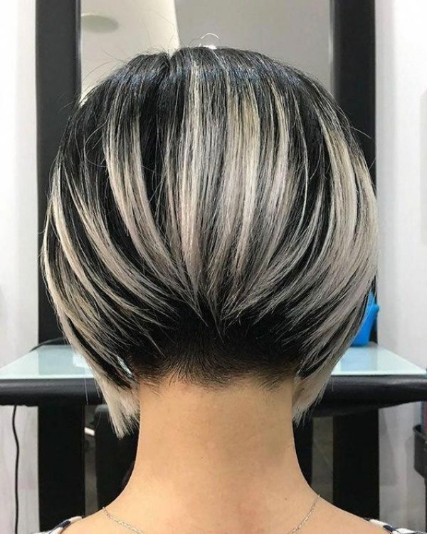Bem na foto: Corte para cabelo liso e curto