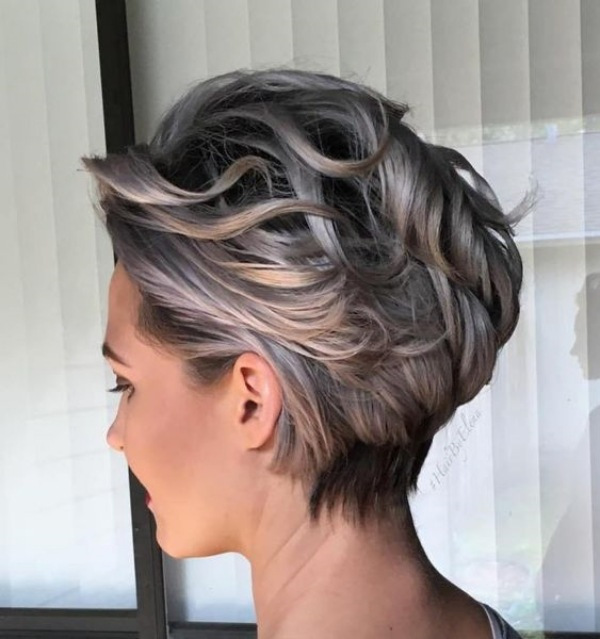 Bem na Foto: 17 Cortes para cabelo curto ondulado